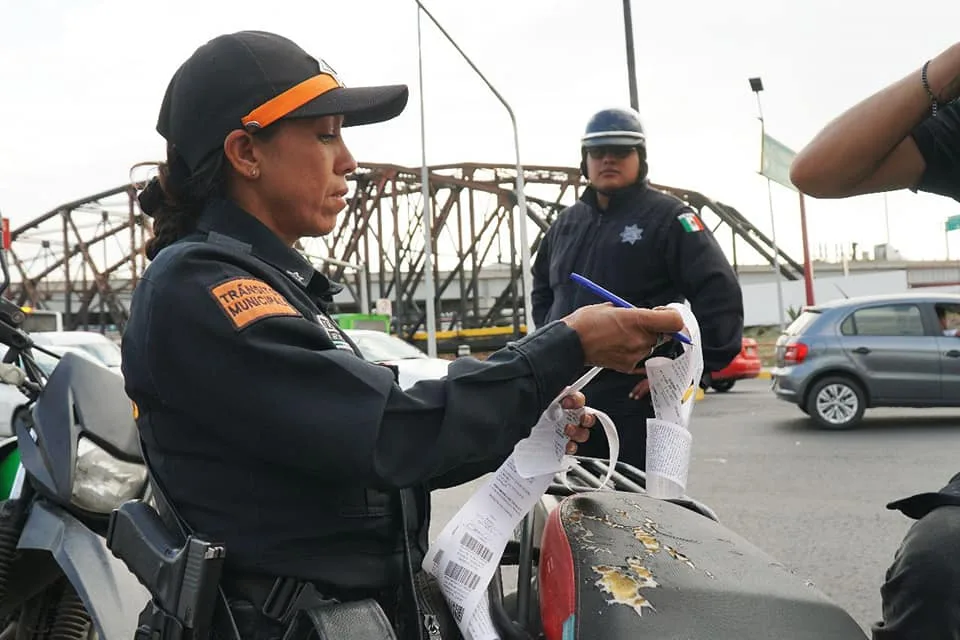 1684357916 Vecino recuerda que antes de salir en moto debes contar jpg