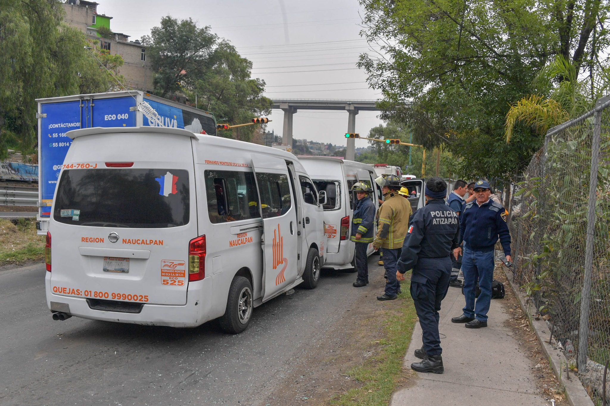 1684528297 171 Bomberos y Paramedicos Atienden accidente en la carretera Nicolas Romero Atiza