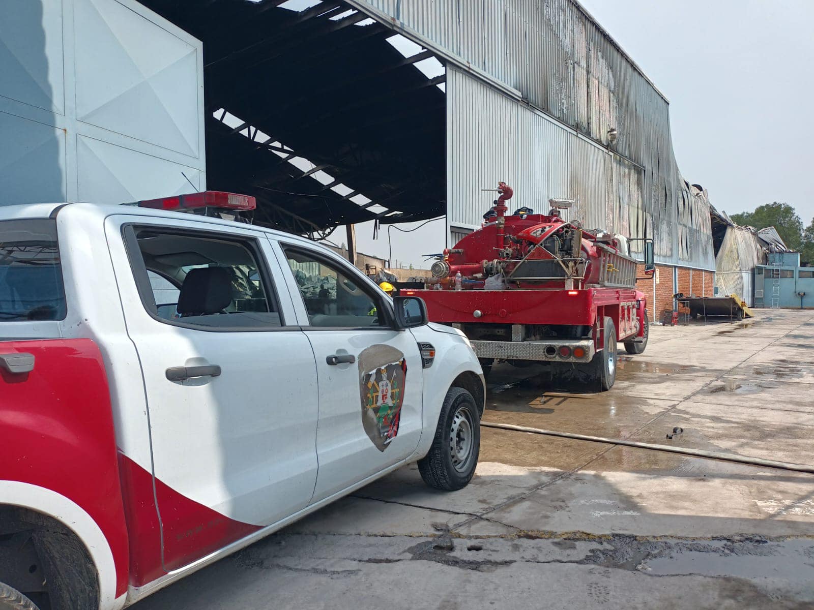 1684588710 372 Bomberos Naucalpan apoyan en Incendio Industrial a Bomberos de Ecatepec