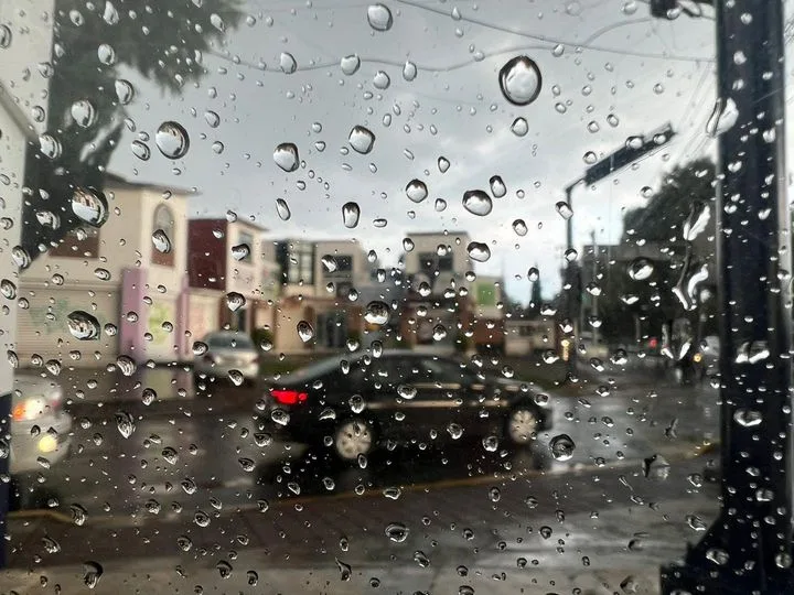 1685144735 Comenzo la lluvia en Metepec y estamos pendientes de tus jpg