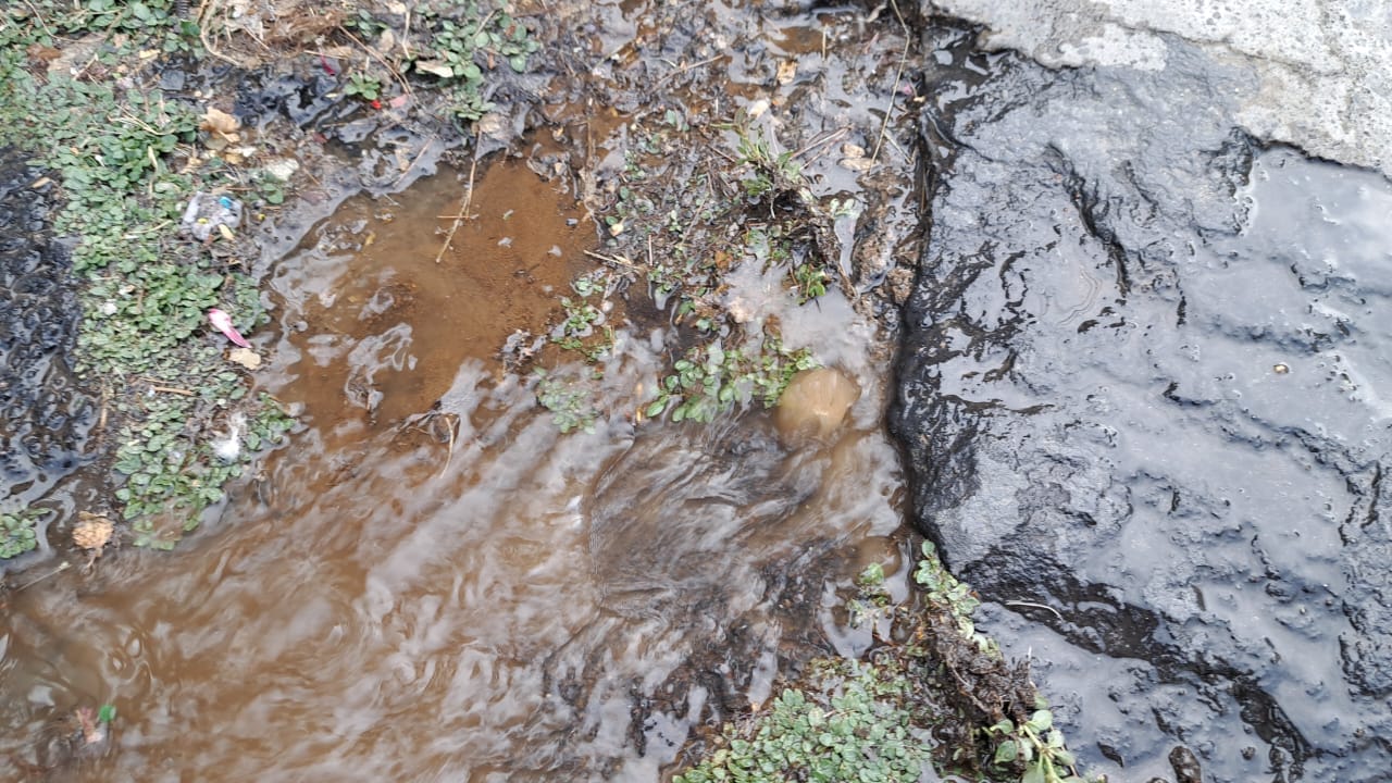 1685383999 152 Se reporta fuga de agua potable en la linea de