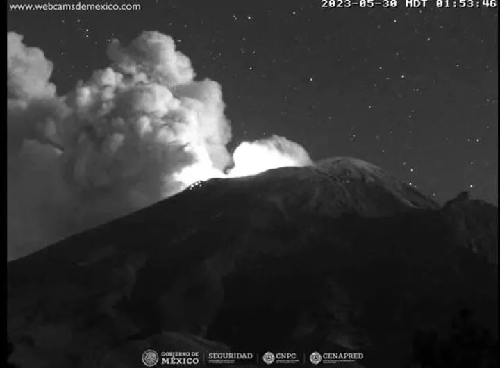 1685474980 El Volcan Popocatepetl durante la madrugada registro una emision de jpg