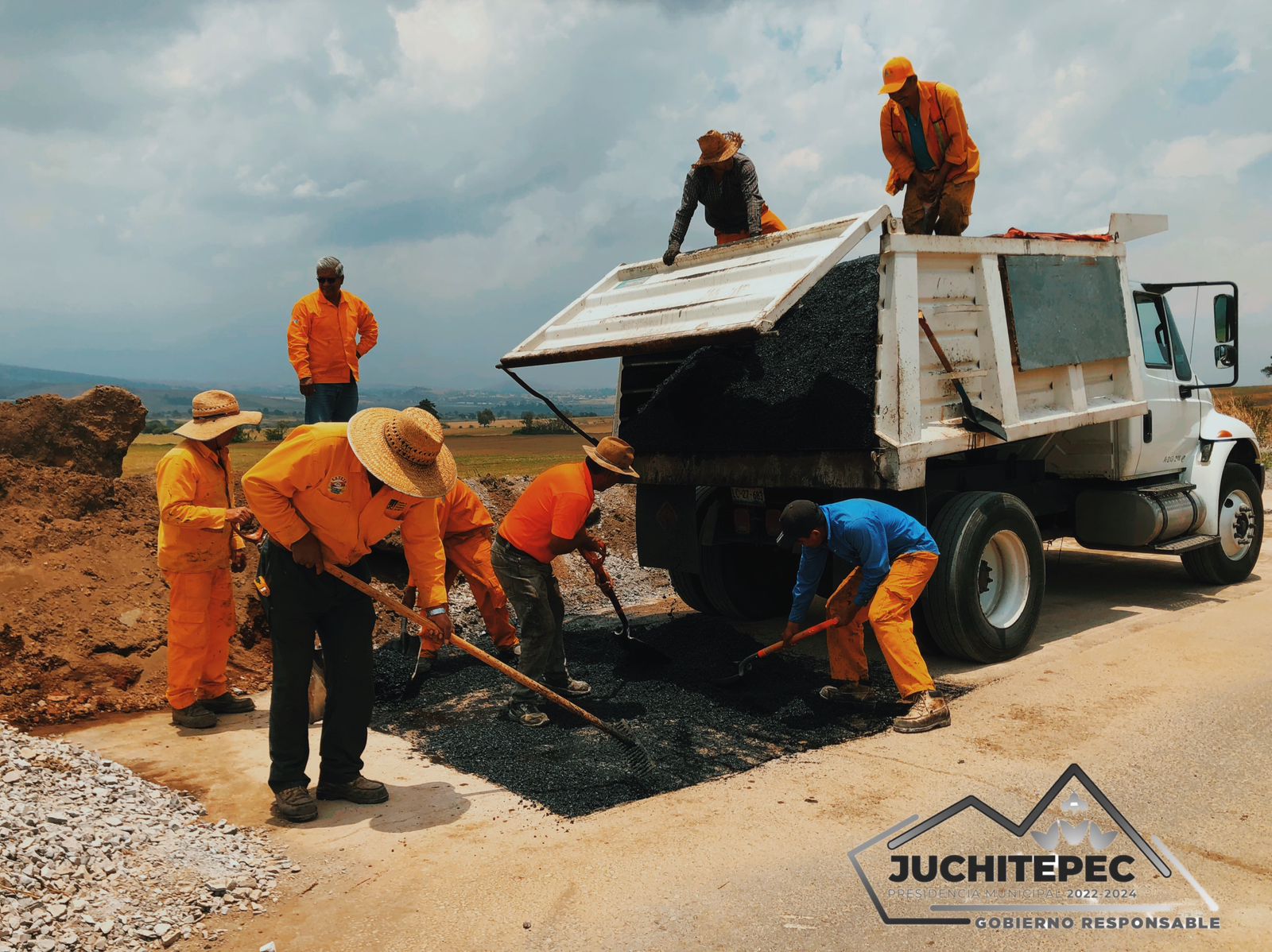 1685625865 148 Continuamos mejorando nuestros caminos para seguridad de nuestra comunidad ca