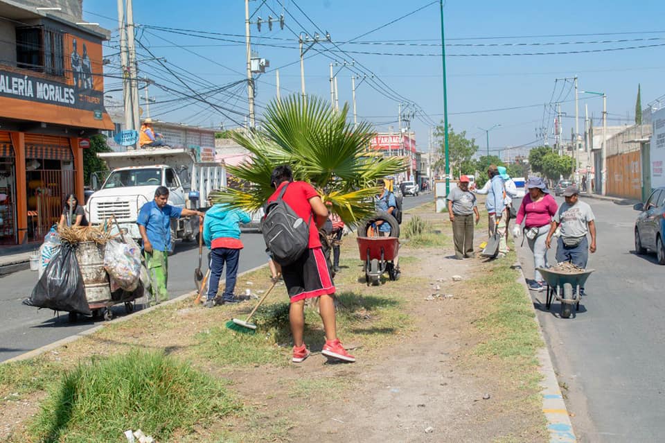 1685881952 240 GOBIERNO DE CHIMALHUACAN REALIZA JORNADA DE LIMPIEZA SABATINA EN AVENIDA