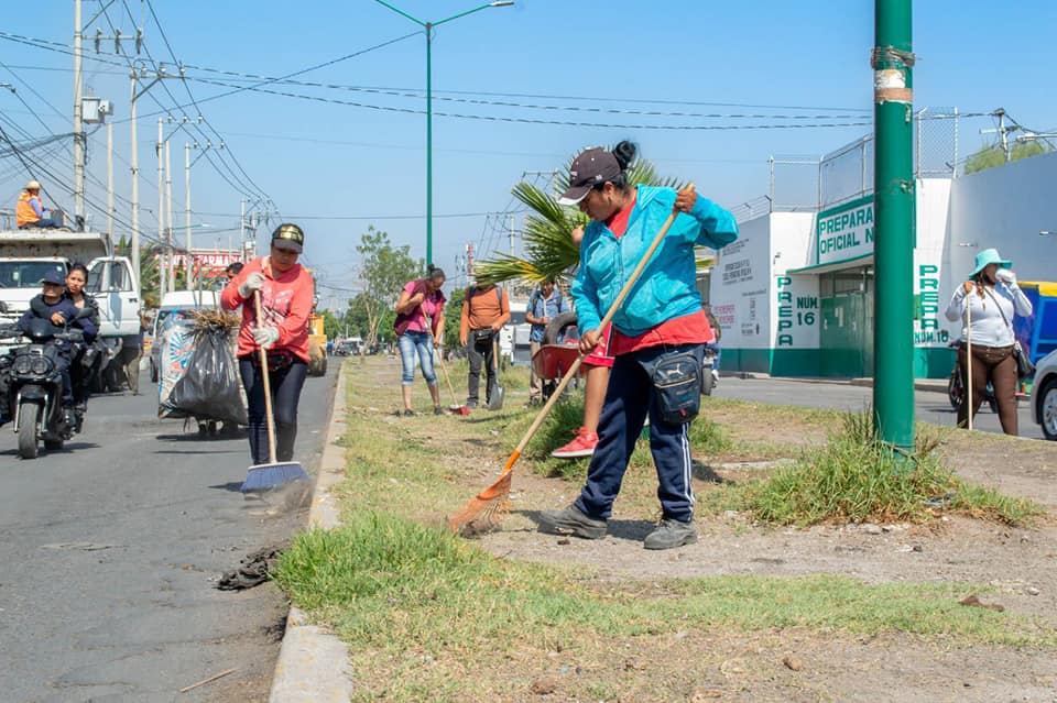 1685882004 GOBIERNO DE CHIMALHUACAN REALIZA JORNADA DE LIMPIEZA SABATINA EN AVENIDA