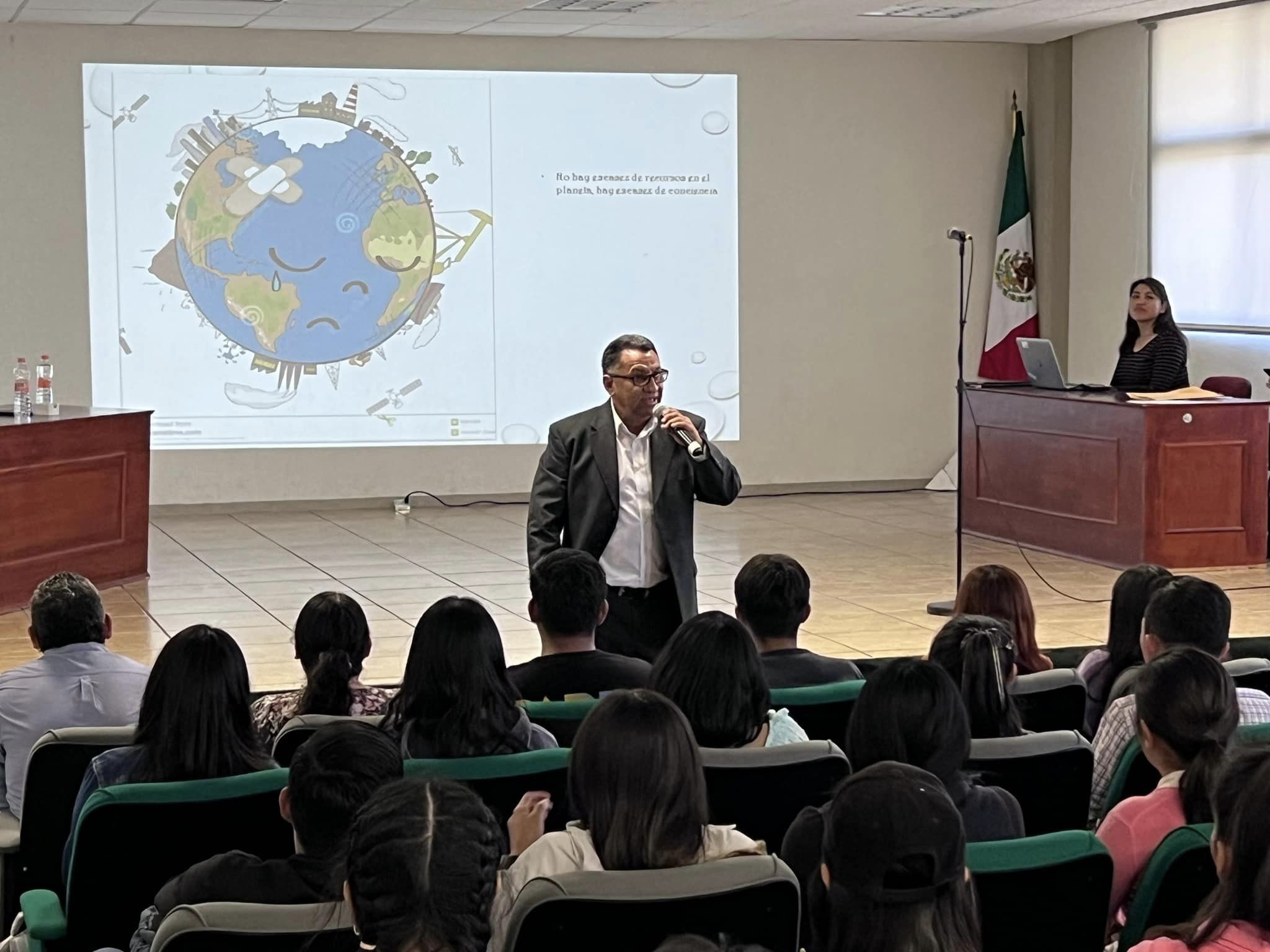 1685997256 65 En el marco del Dia Internacional del Medioambiente se impartio