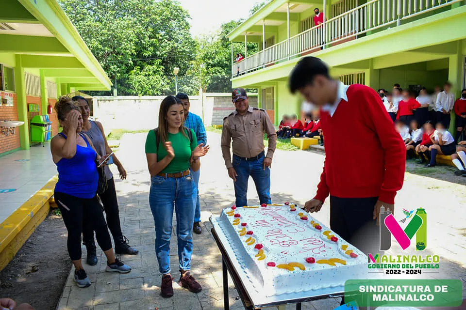 1686009008 La Sindico Municipal Yasmin Juarez Medran entrego con recurso personal jpg