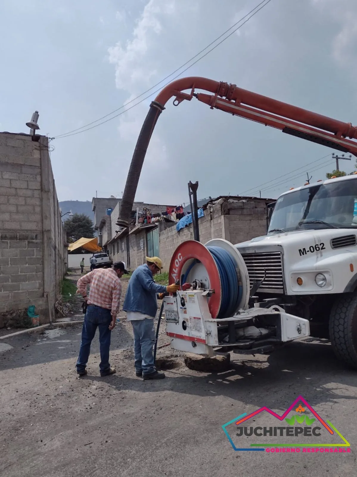 1686060322 Vactor Continuamos con el servicio de saneamiento de alcantarillado jpg