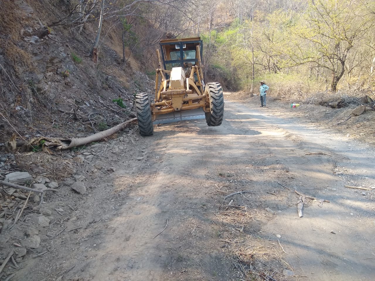 1686147154 626 Seguimos rastrillando la carretera de El Morado a Los Hornos