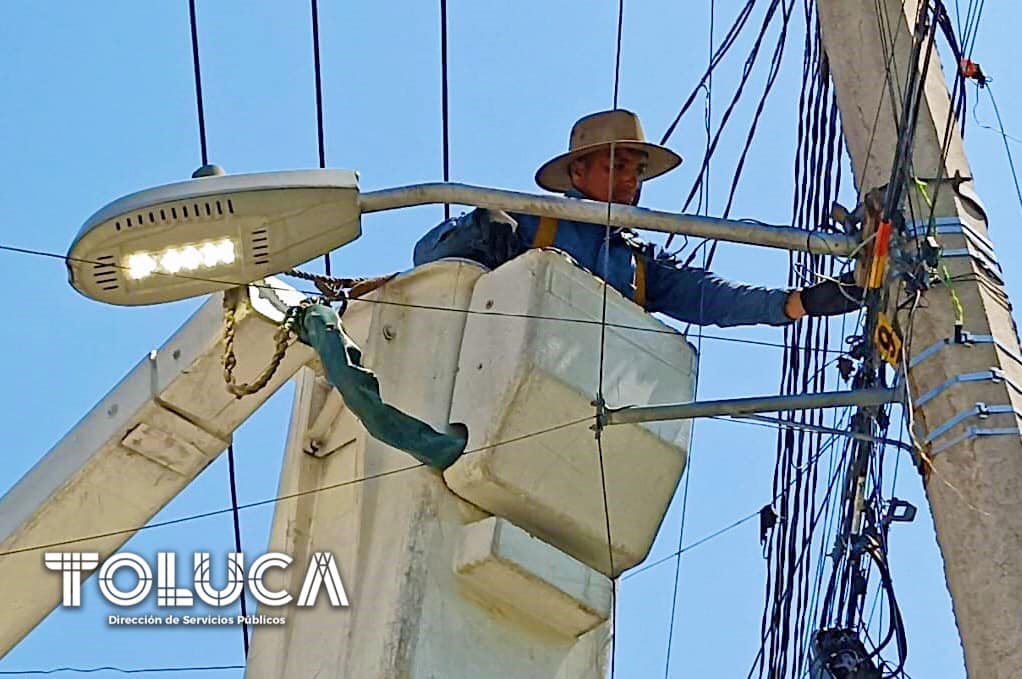 1686164841 869 ¡Estamos rehabilitando las luminarias de Toluca En beneficio de las