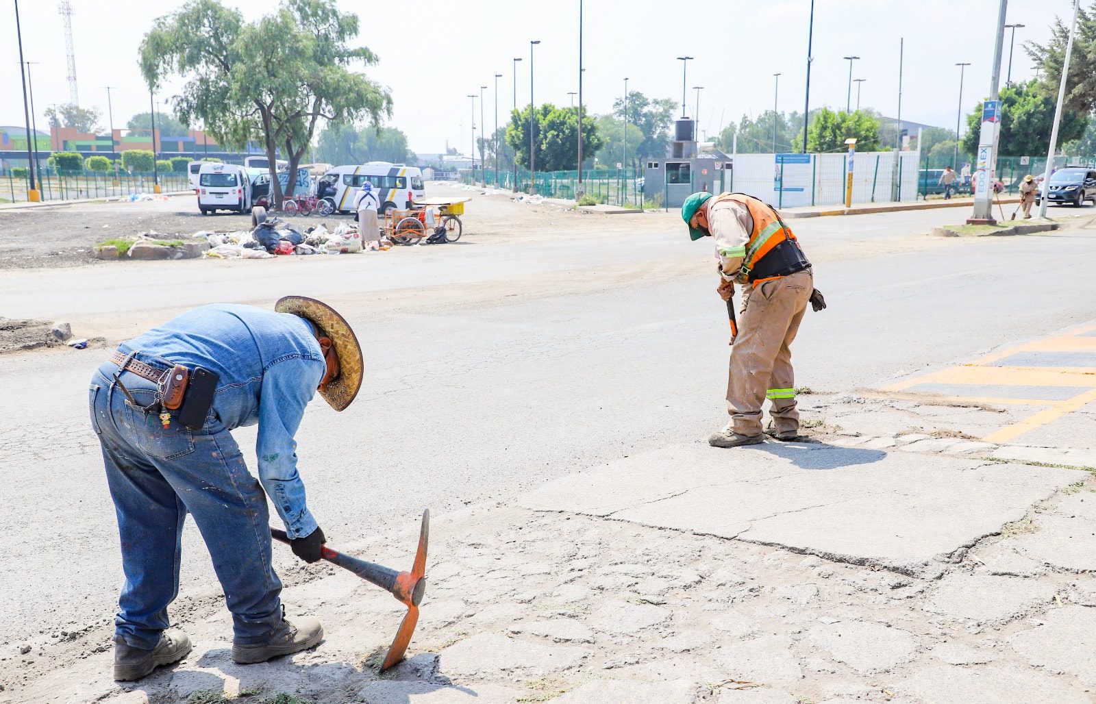 1686175411 10 Como parte de los trabajos de mantenimiento en las vialidades