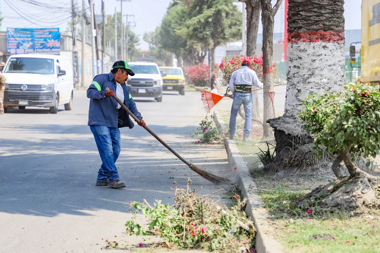 1686175458 Como parte de los trabajos de mantenimiento en las vialidades jpg