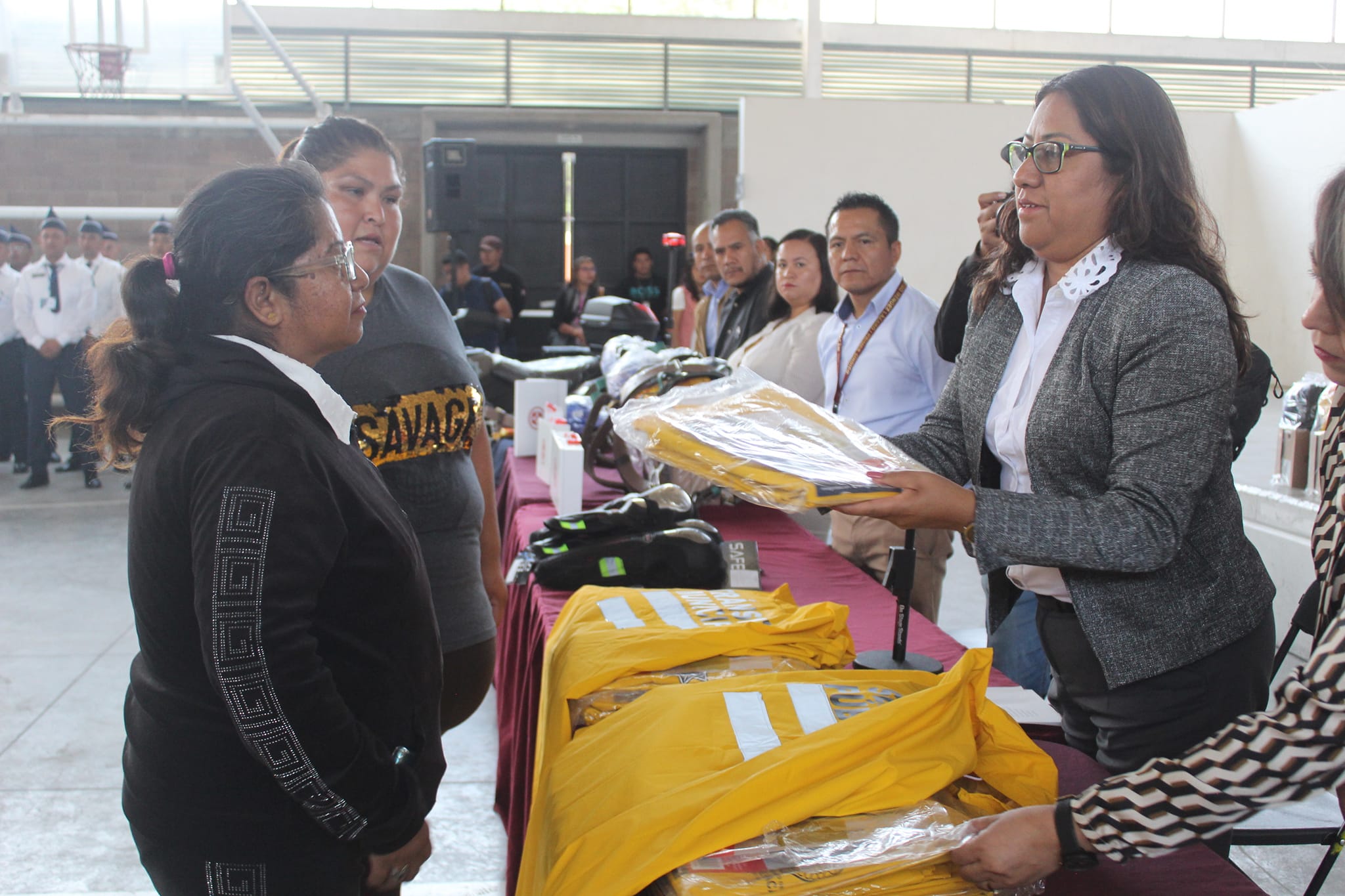 1686234093 370 GOBIERNO DE CHIMALHUACAN ENTREGA UNIFORMES Y EQUIPAMIENTO A DIVERSAS AREAS