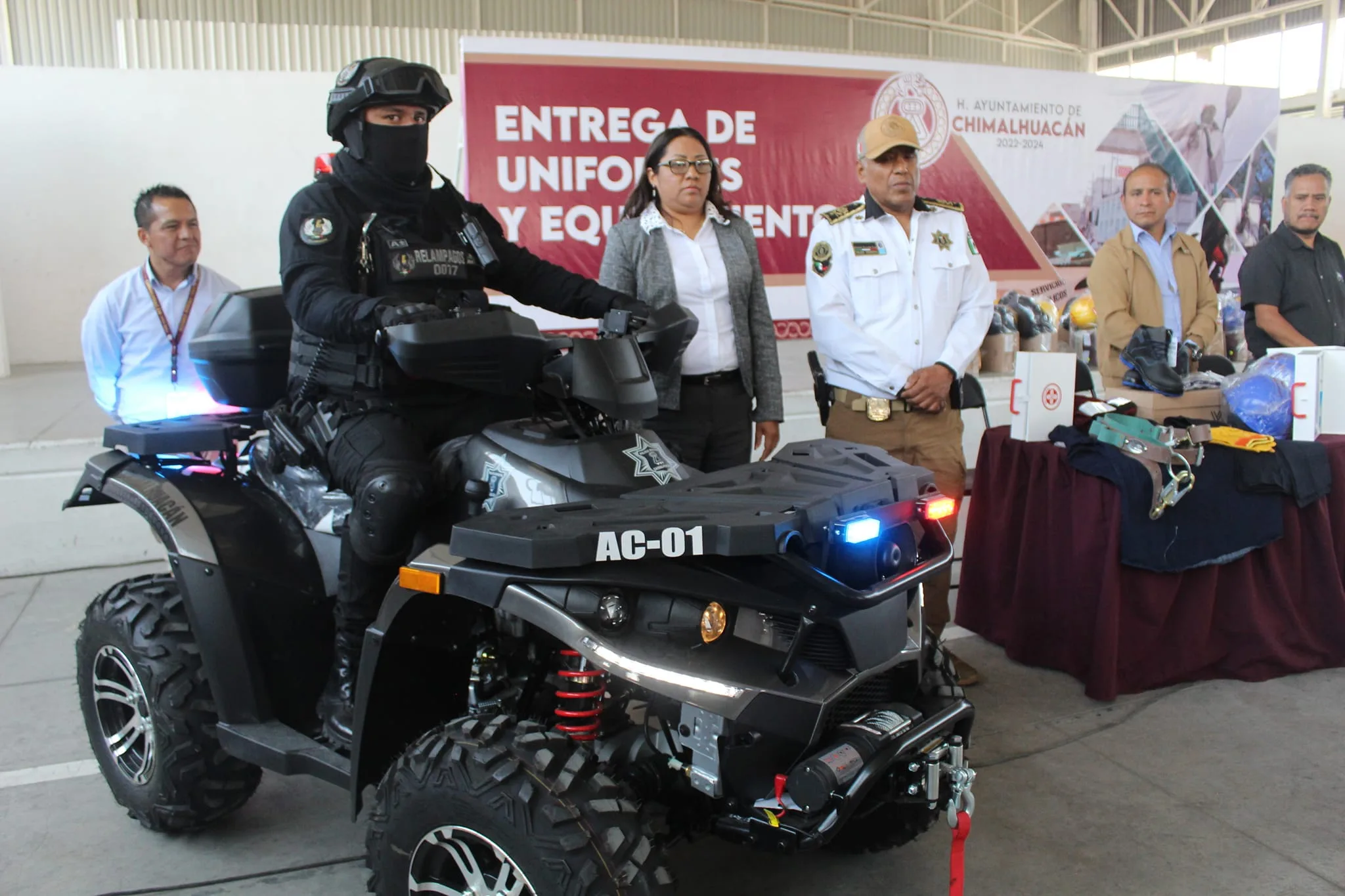 1686234139 GOBIERNO DE CHIMALHUACAN ENTREGA UNIFORMES Y EQUIPAMIENTO A DIVERSAS AREAS jpg