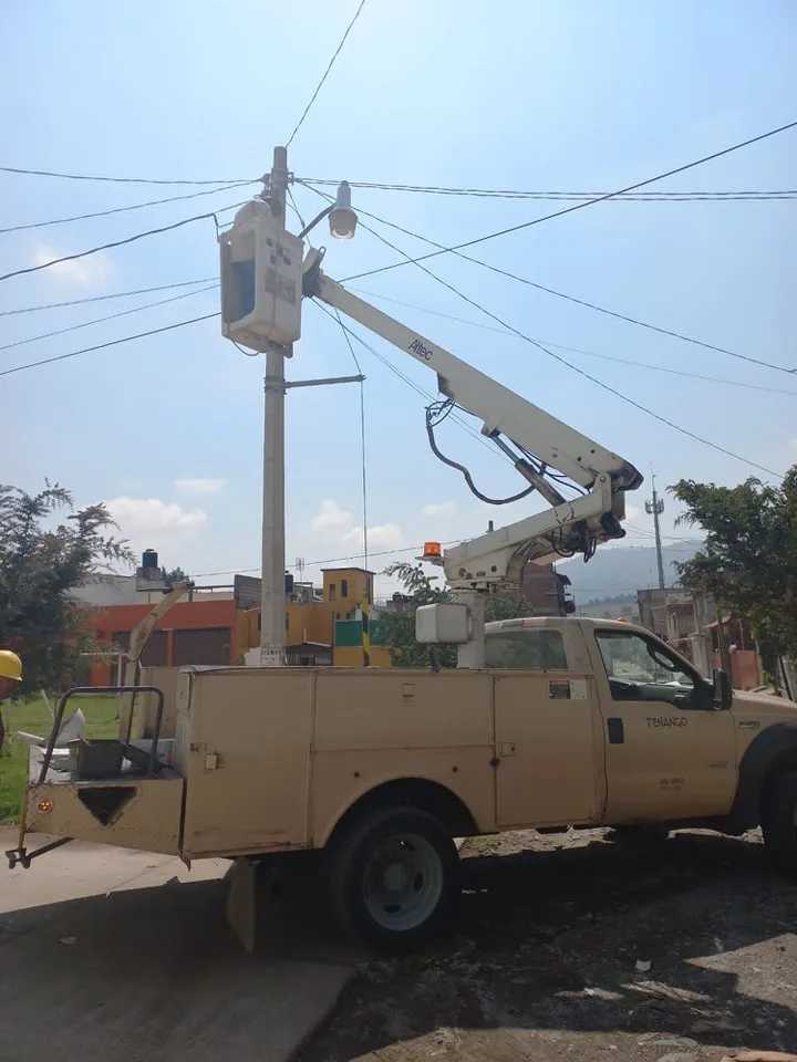 1686262695 A traves de la Direccion de Alumbrado y Electrificacion llevamos jpg