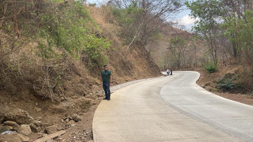 1686267332 74 Se avanza en pavimentacion con concreto hidraulico de la comunidad