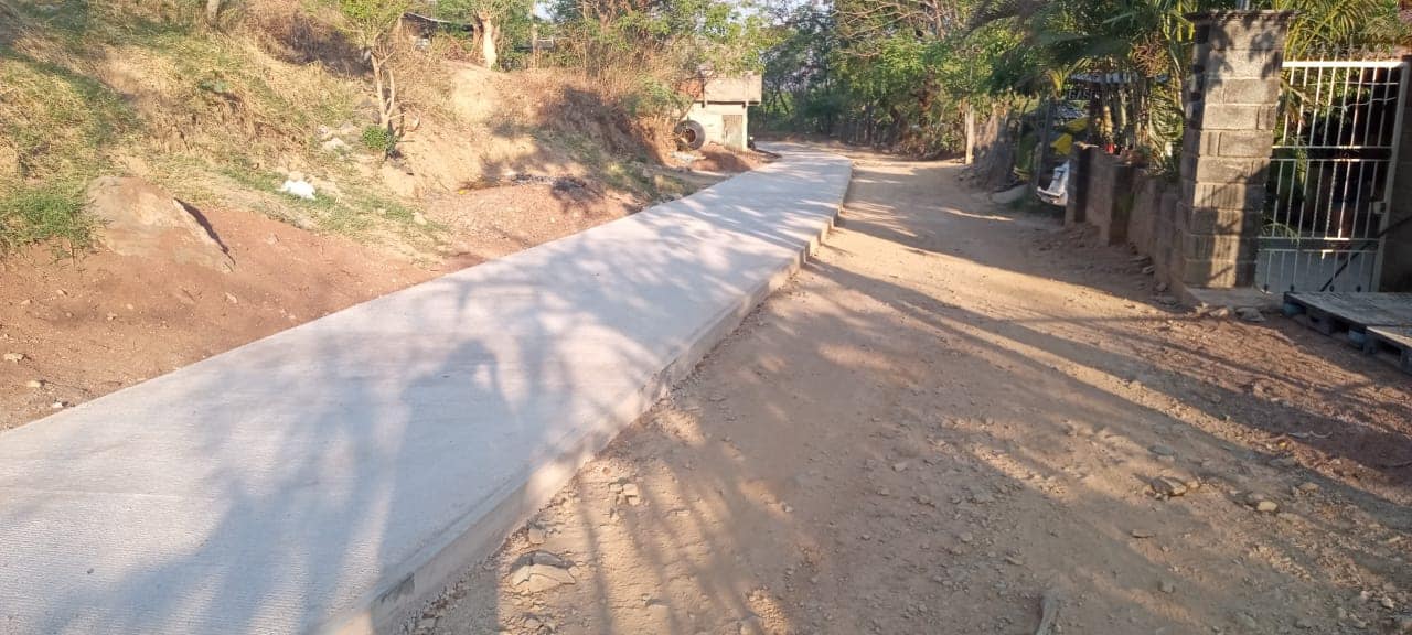 1686341963 439 Construyendo tramo carretero con concreto hidraulico de la comunidad de