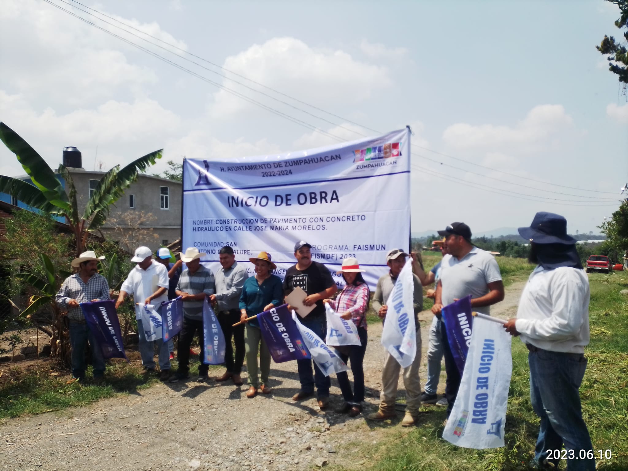 1686492929 56 Se realizo el inicio de obra la construccion con pavimento