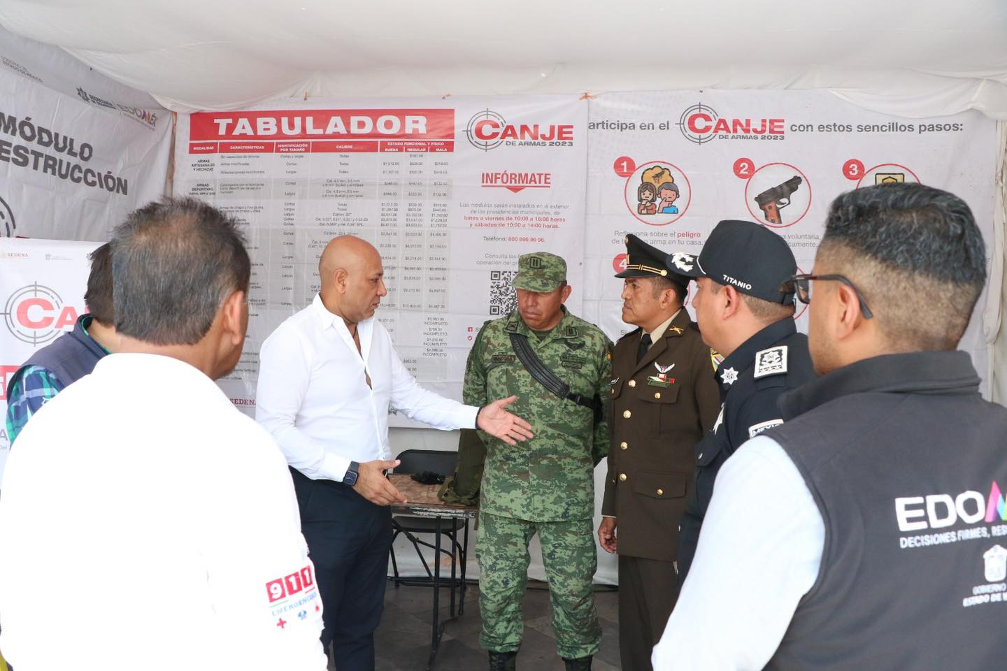 1686600880 965 SEGURIDAD Se realiza en la explanada municipal el Canje