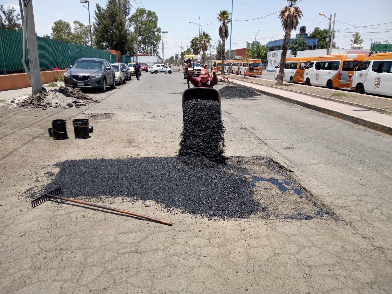 1686678437 42 ObrasPublicas Seguimos avanzando con trabajos de Bacheo en distintos