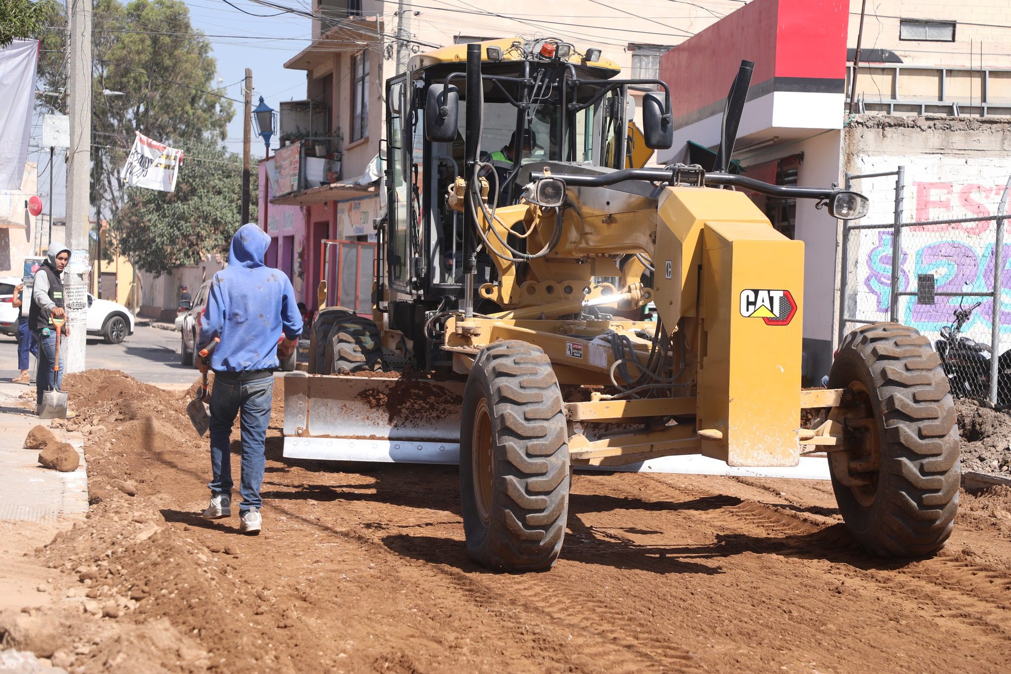 1686866607 49 ¡Continuamos el reencarpetado de la Calle 5 de Mayo en