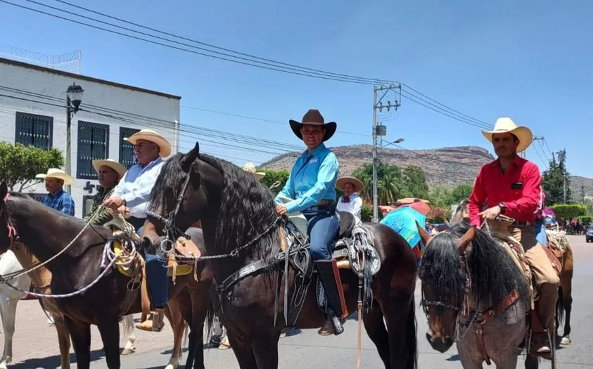 1686868611 PARTICIPA POLOTITLAN EN CABALGATA DE SAN JUAN DEL RIO jpg