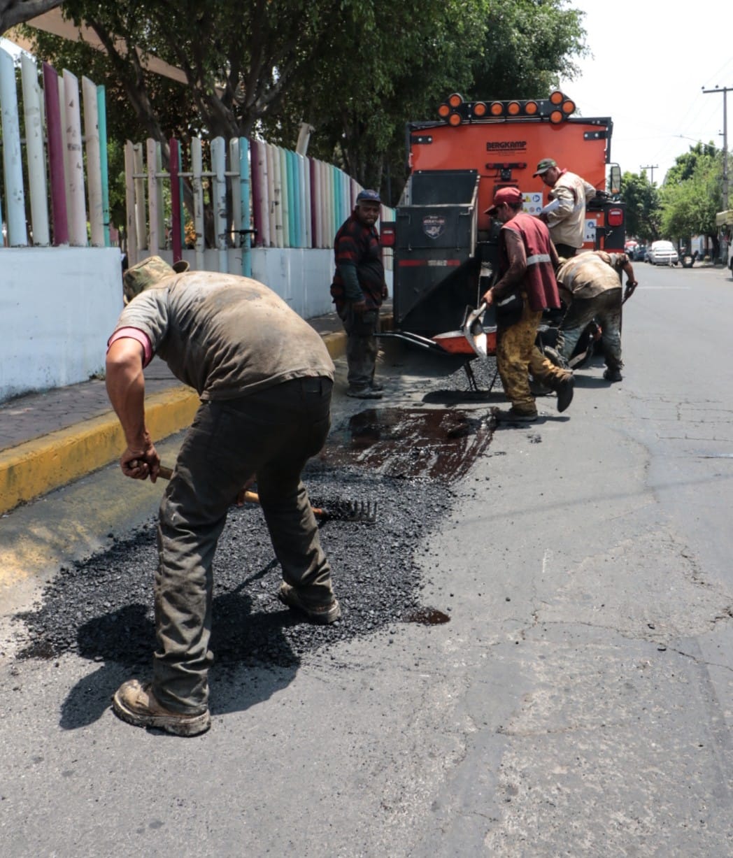 1686947000 685 ObrasPublicas Continuamos trabajando en la rehabilitacion de calles y