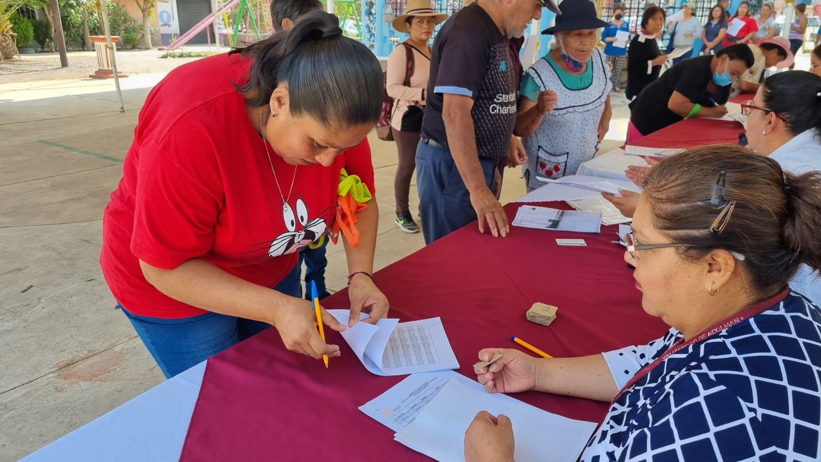 1686953434 255 Desde temprana hora familias Acolmenses de las colonias Anahuac Primera