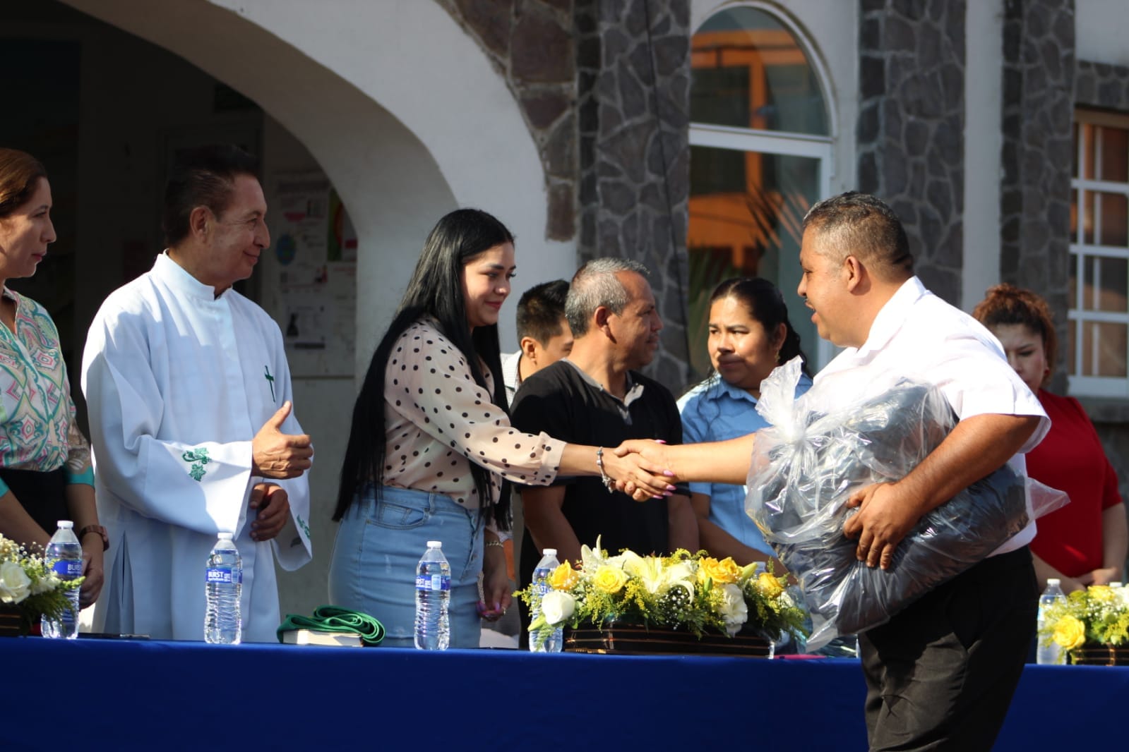 1687193386 547 El dia de hoy hicimos la entrega de uniformes y