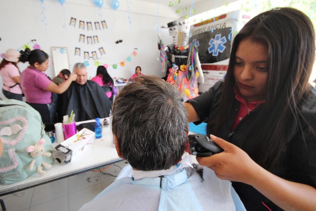 1687213534 627 GRAN EXITO EN LA JORNADA DE BELLEZA PARA FAMILIAS CON