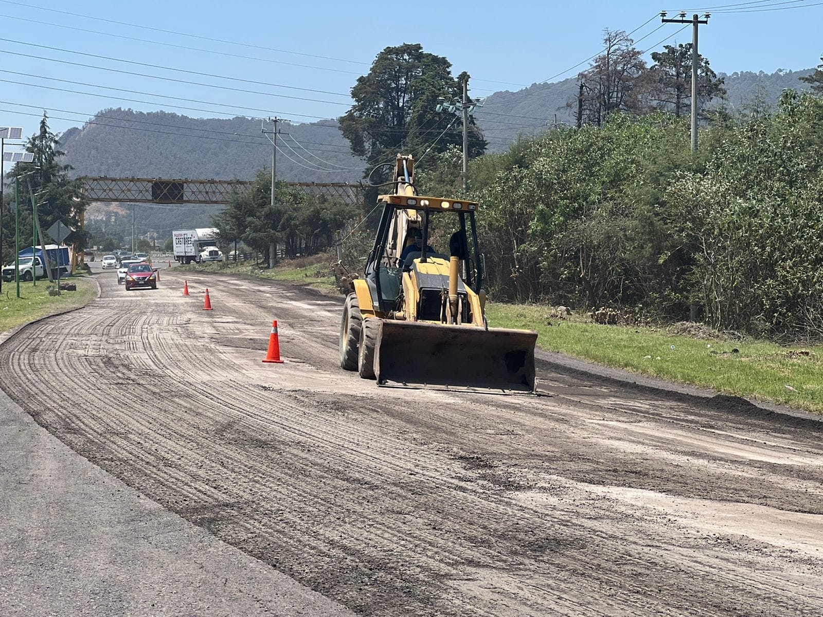 1687218457 469 En estos momentos personal de la Secretaria de Infraestructura Comunicaciones