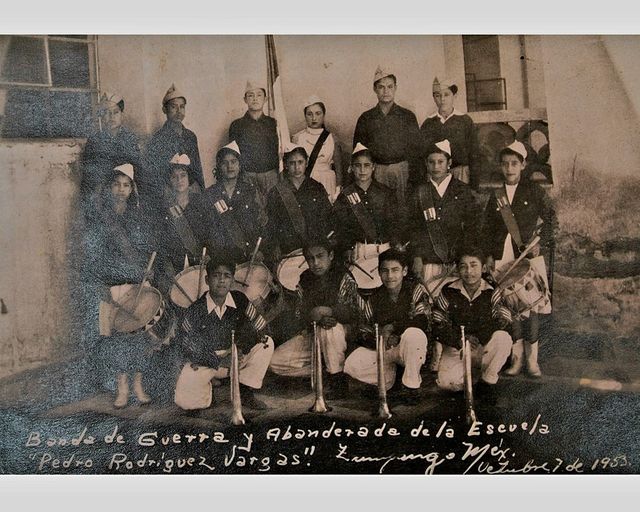 1687273785 Banda de guerra y abanderada de la escuela Pedro Rodriguez