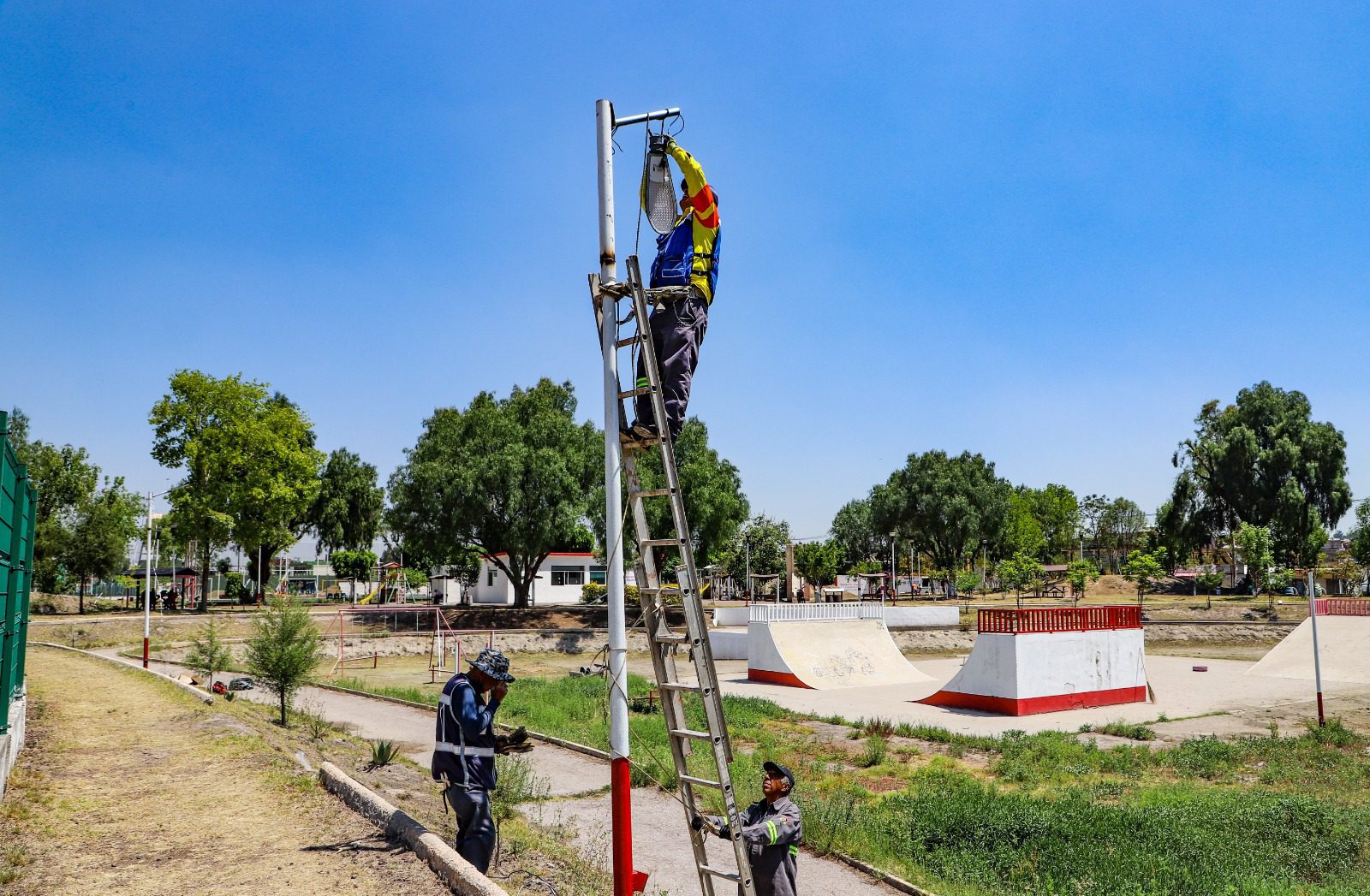 1687280006 148 El gobierno municipal continua con el embellecimiento de parques y