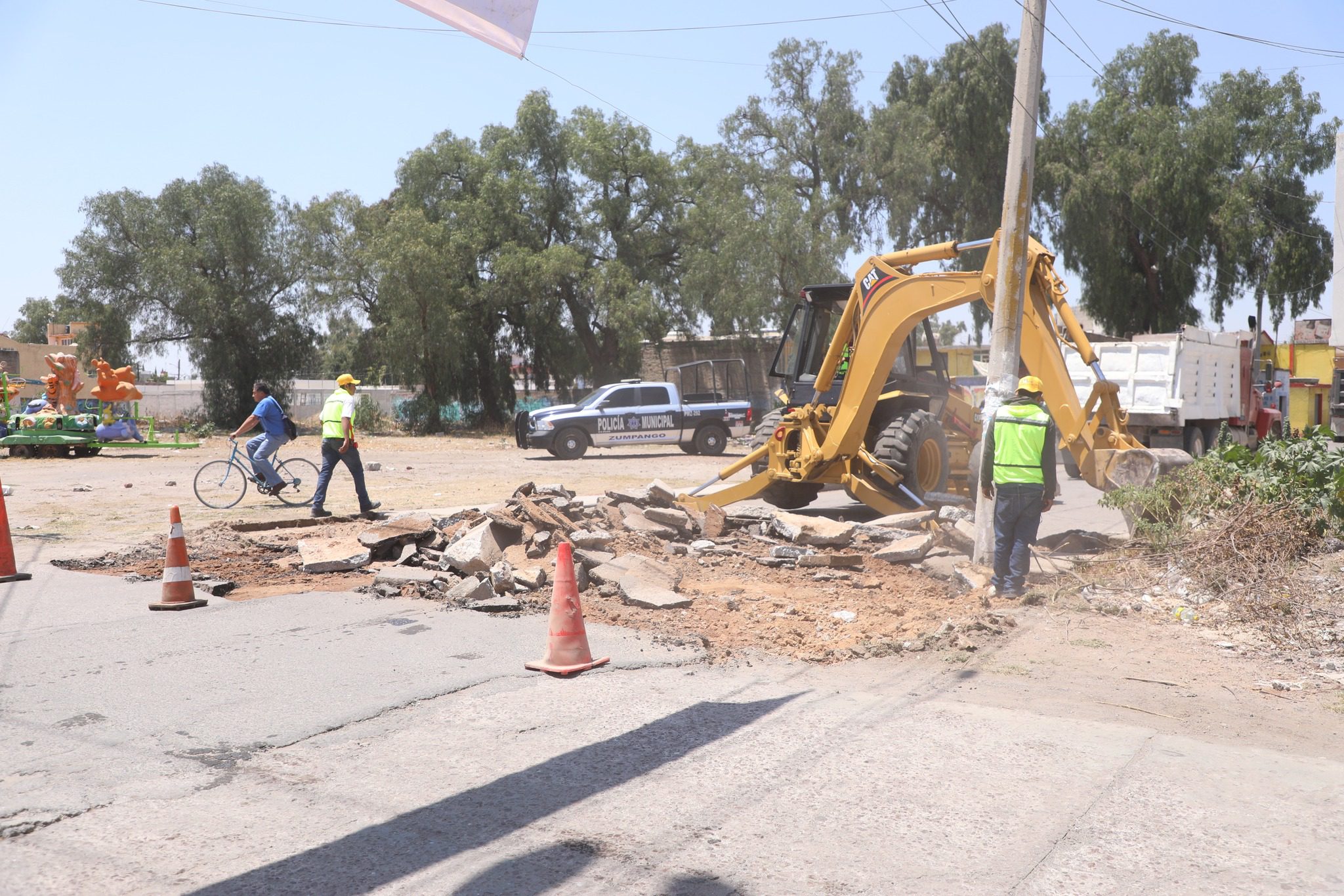 1687289075 109 Iniciamos con la pavimentacion en la Calle Nicolas Bravo Un