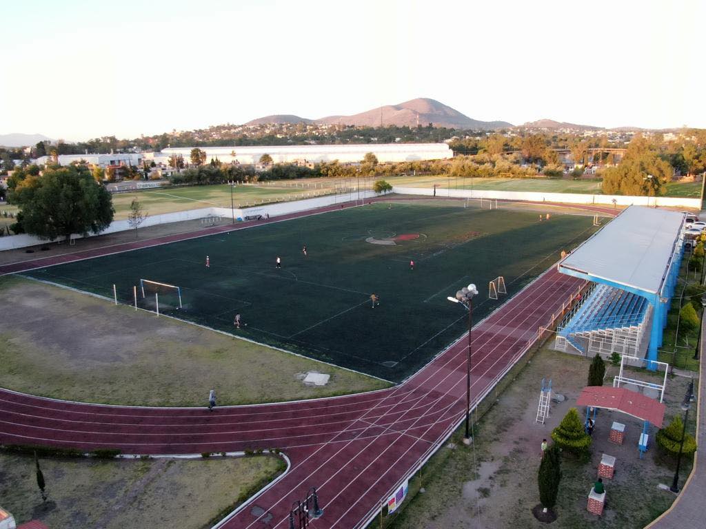 1687295201 430 Mantenimiento de nuestras canchas Con el proposito de mejorar