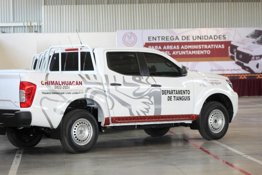 1687303525 942 GOBIERNO DE CHIMALHUACAN ENTREGA VEHICULOS A DIVERSAS AREAS ADMINISTRATIVAS