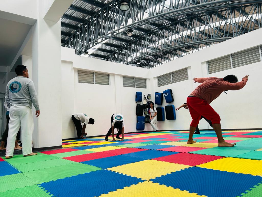 1687352802 374 Forma parte de las clases de capoeira que el Polideportivo