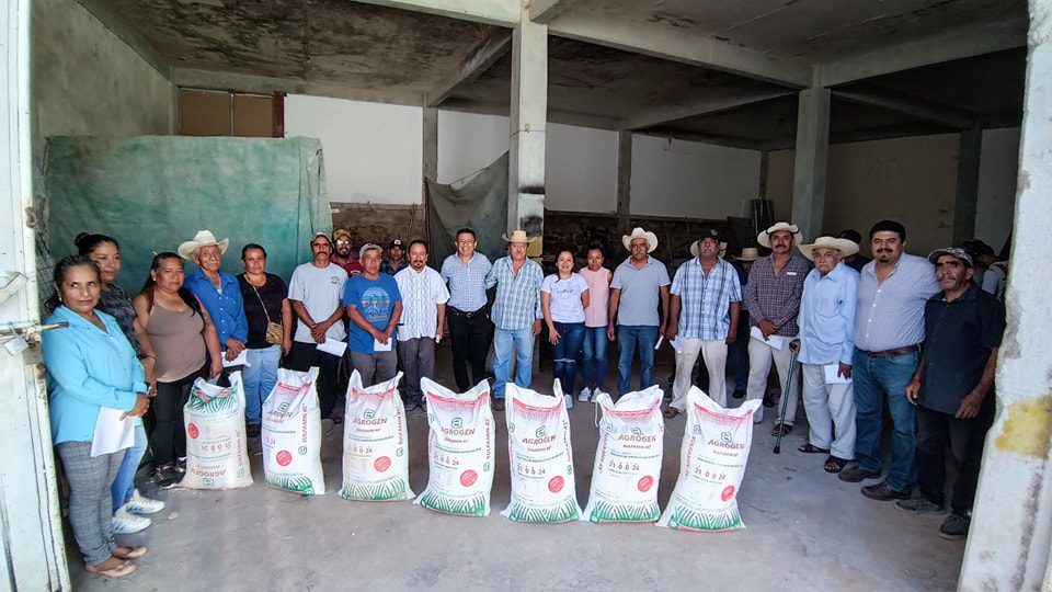 1687379374 El dia de hoy campesinos productores de maiz Amatepequenses de