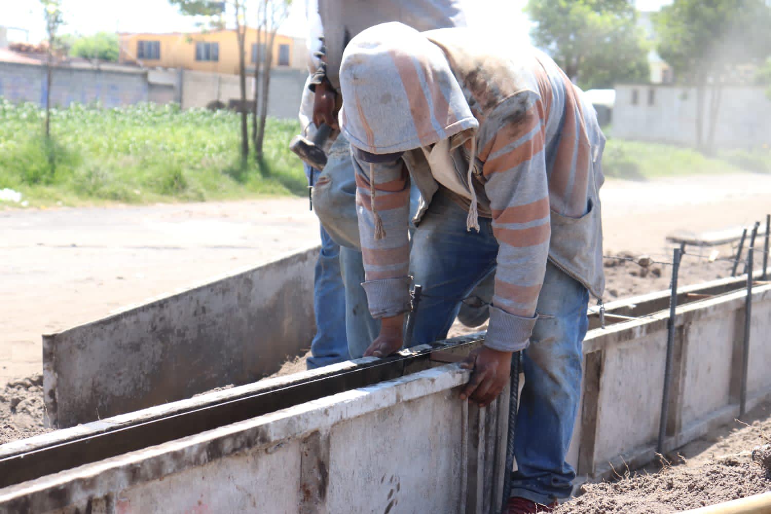 1687380741 25 MasObrasParaSanPedroTlaltizapan Iniciamos las guarniciones y banquetas de Aven