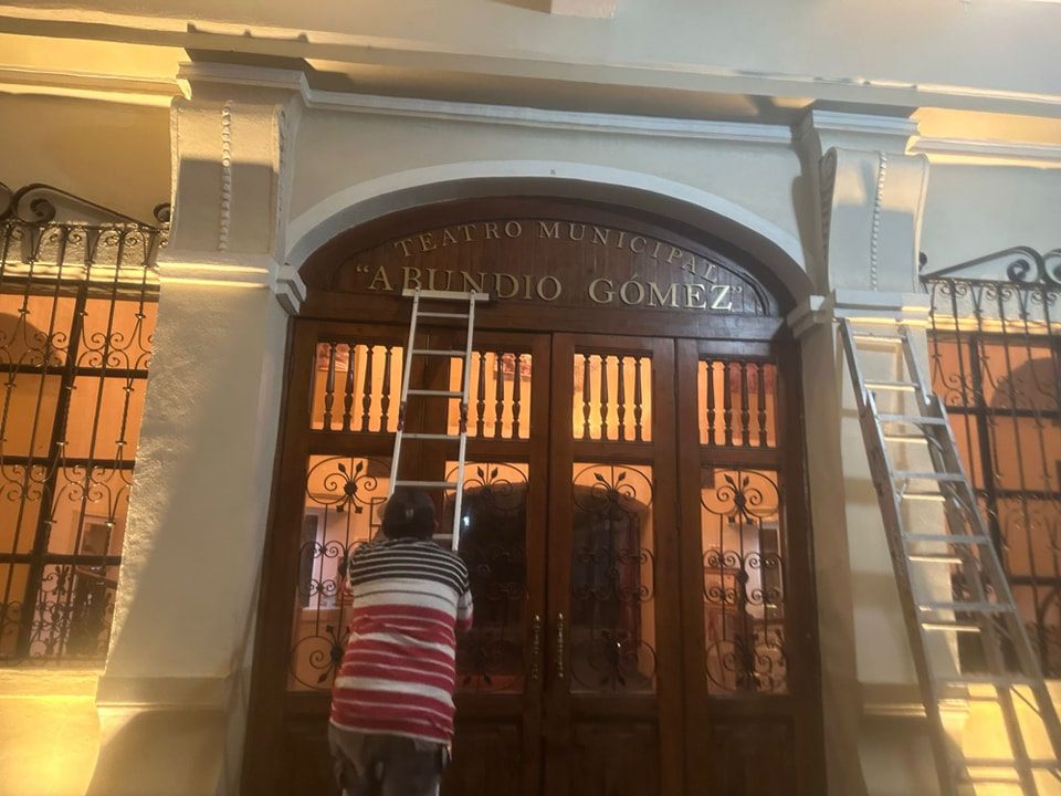 1687436333 Pusimos mas bonito nuestro Teatro Municipal Abundio Gomez con la