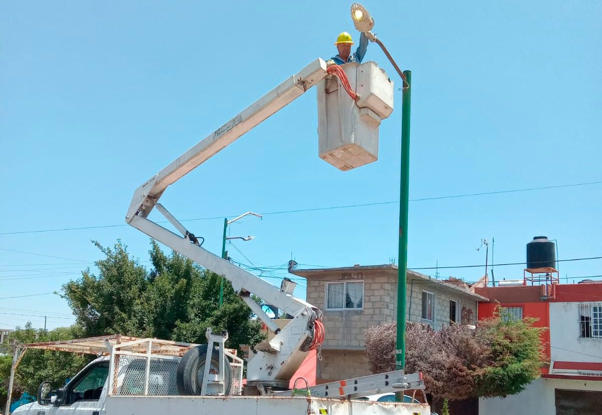 1687437381 Nuestros companeros de la Direccion de Alumbrado Publico se encuentran