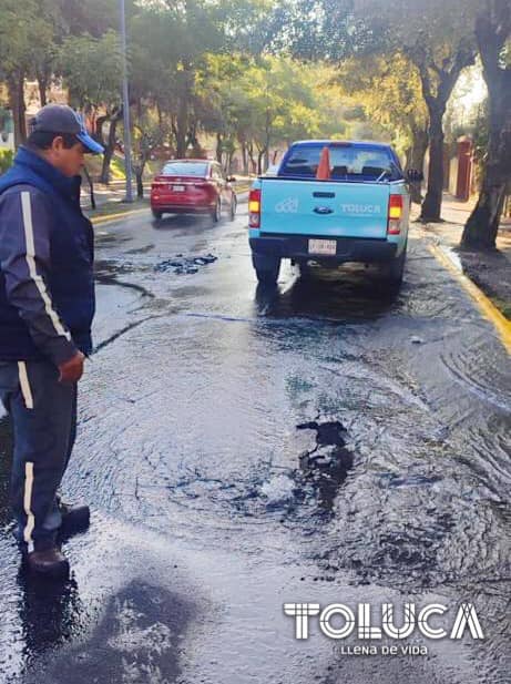 1687451541 798 FUGA Ya nos encontramos atendiendo la fuga de agua de