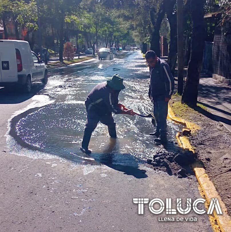 1687451578 FUGA Ya nos encontramos atendiendo la fuga de agua de