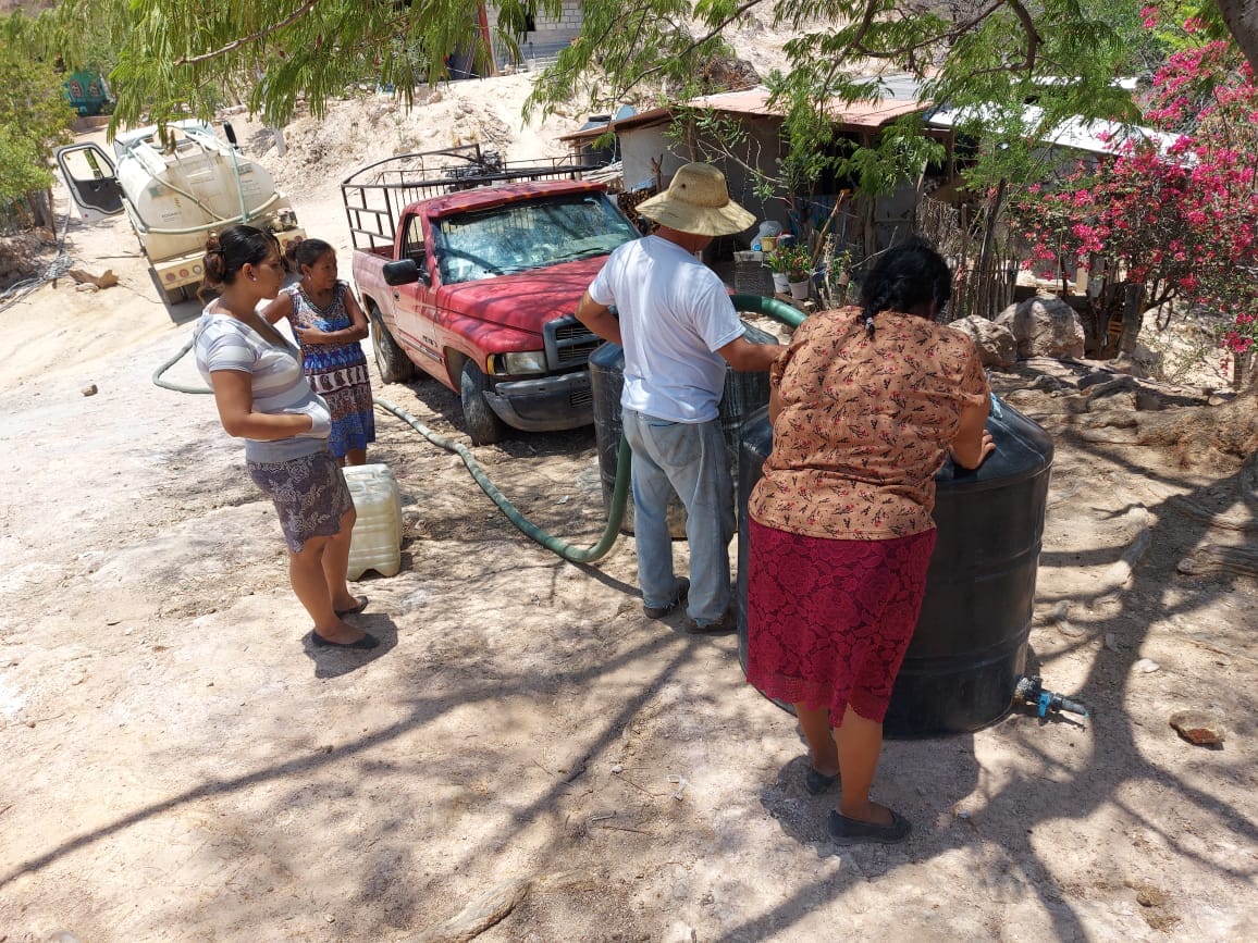 1687458047 750 Se repartio agua a traves de las pipas a familias