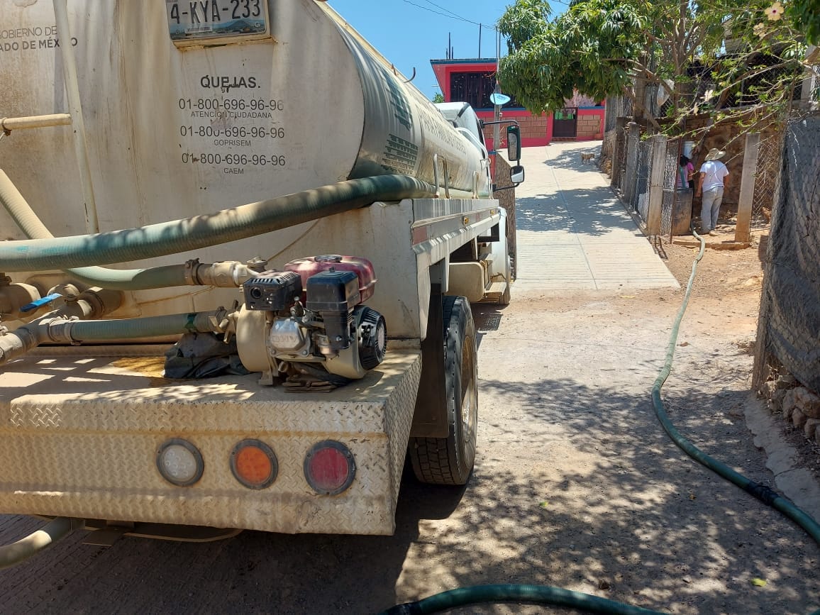 1687458095 Se repartio agua a traves de las pipas a familias