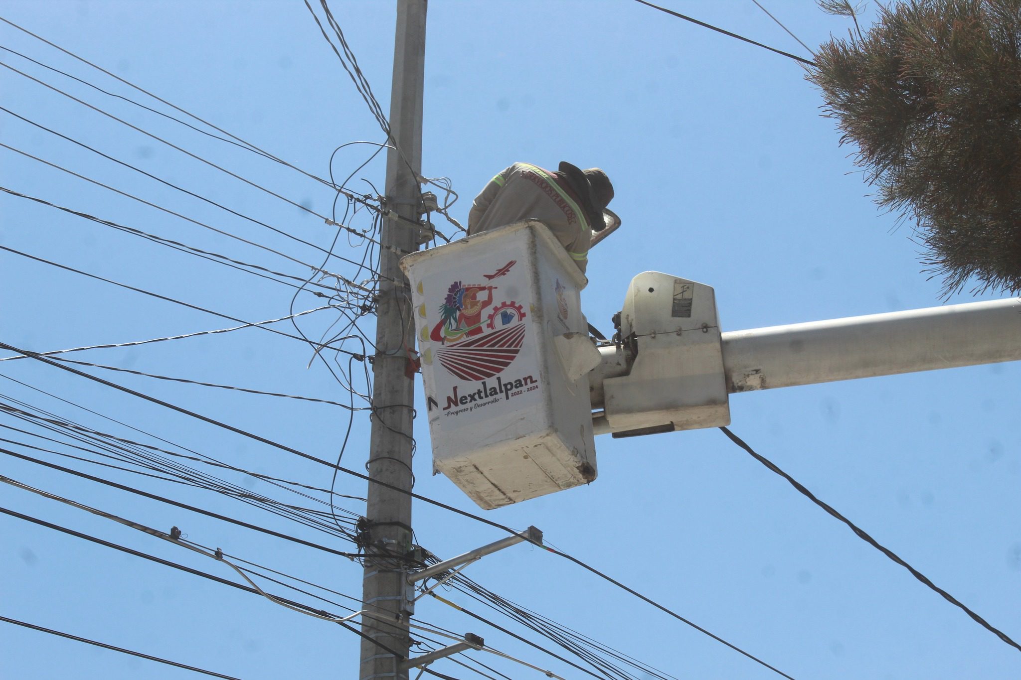 1687465674 285 ¡¡¡ACCIONES DE GOBIERNO DESAZOLVE BACHEO ALUMBRADO PUBLICO CONEXION DE SERVI