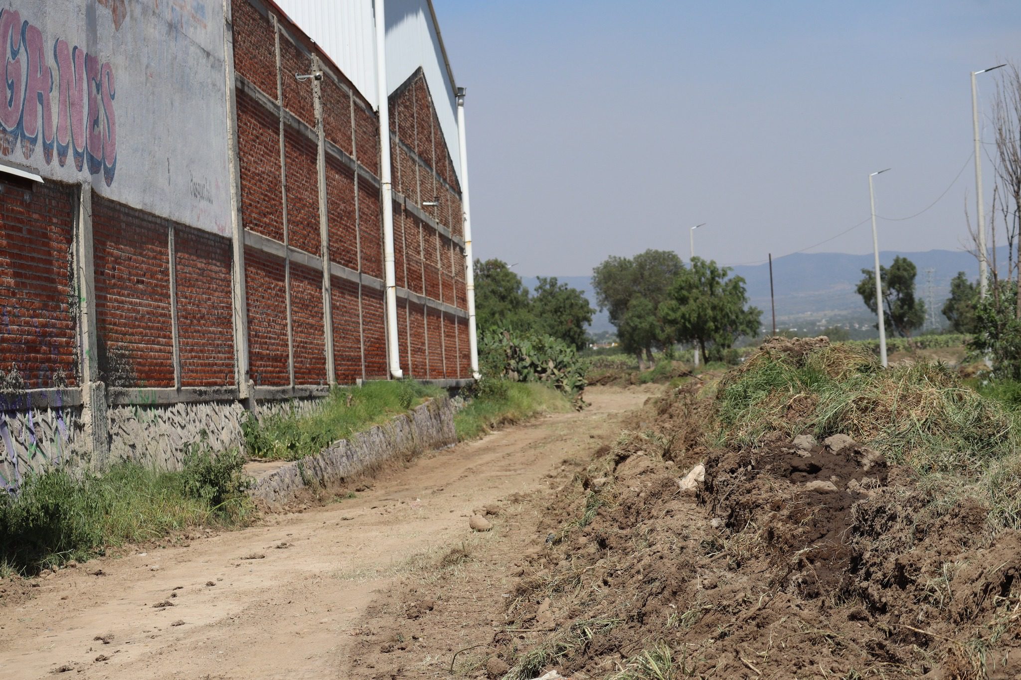 1687527143 Realizamos mantenimiento de los caminos sacacosechas con el objetivo de