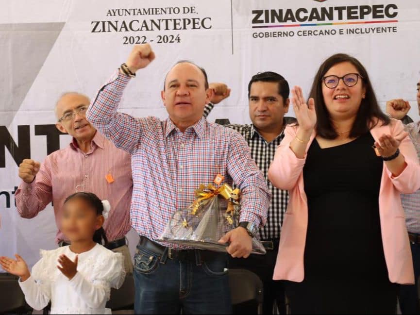 1687537414 568 El presidente municipal de Zinacantepec Manuel Vilchis Viveros entrego la