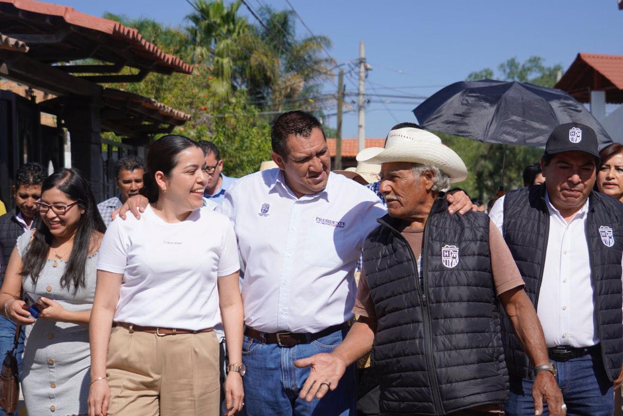 1687552403 122 INAUGURAMOS OBRA EN SALITRILLO Las labores de pavimentacion con concreto