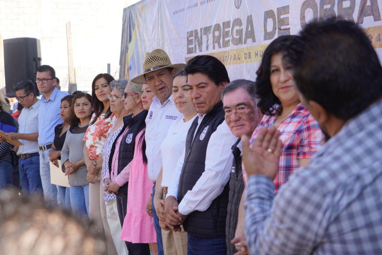 1687552470 INAUGURAMOS OBRA EN SALITRILLO Las labores de pavimentacion con concreto